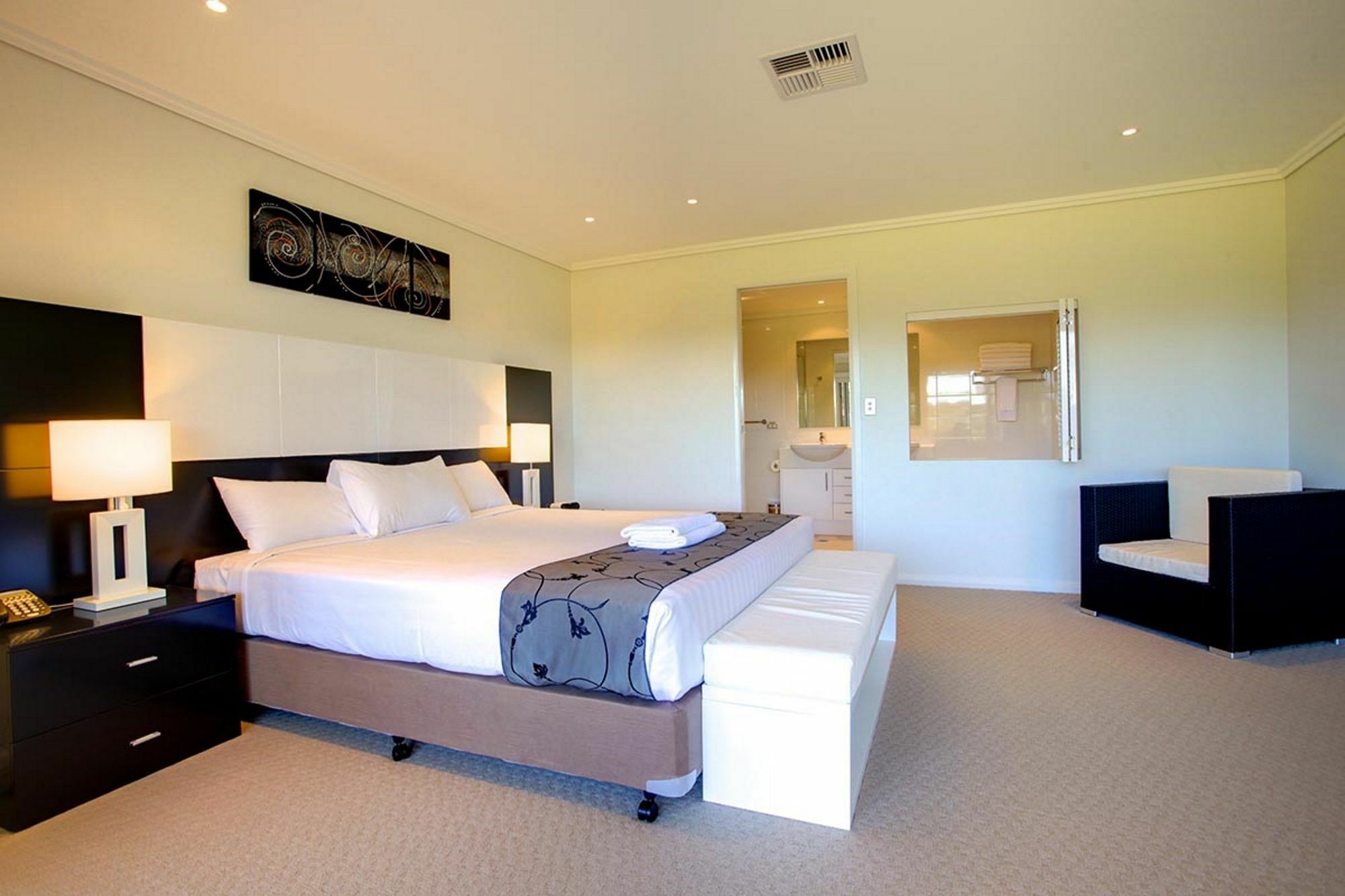 Absolute Beachfront Opal Cove Resort Korora Exterior photo