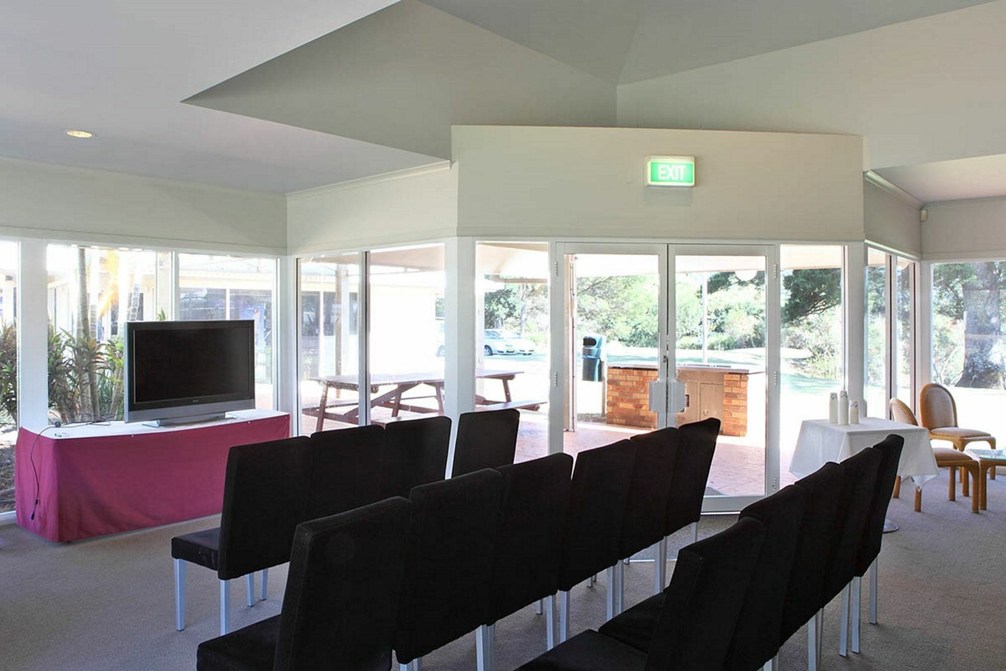 Absolute Beachfront Opal Cove Resort Korora Exterior photo
